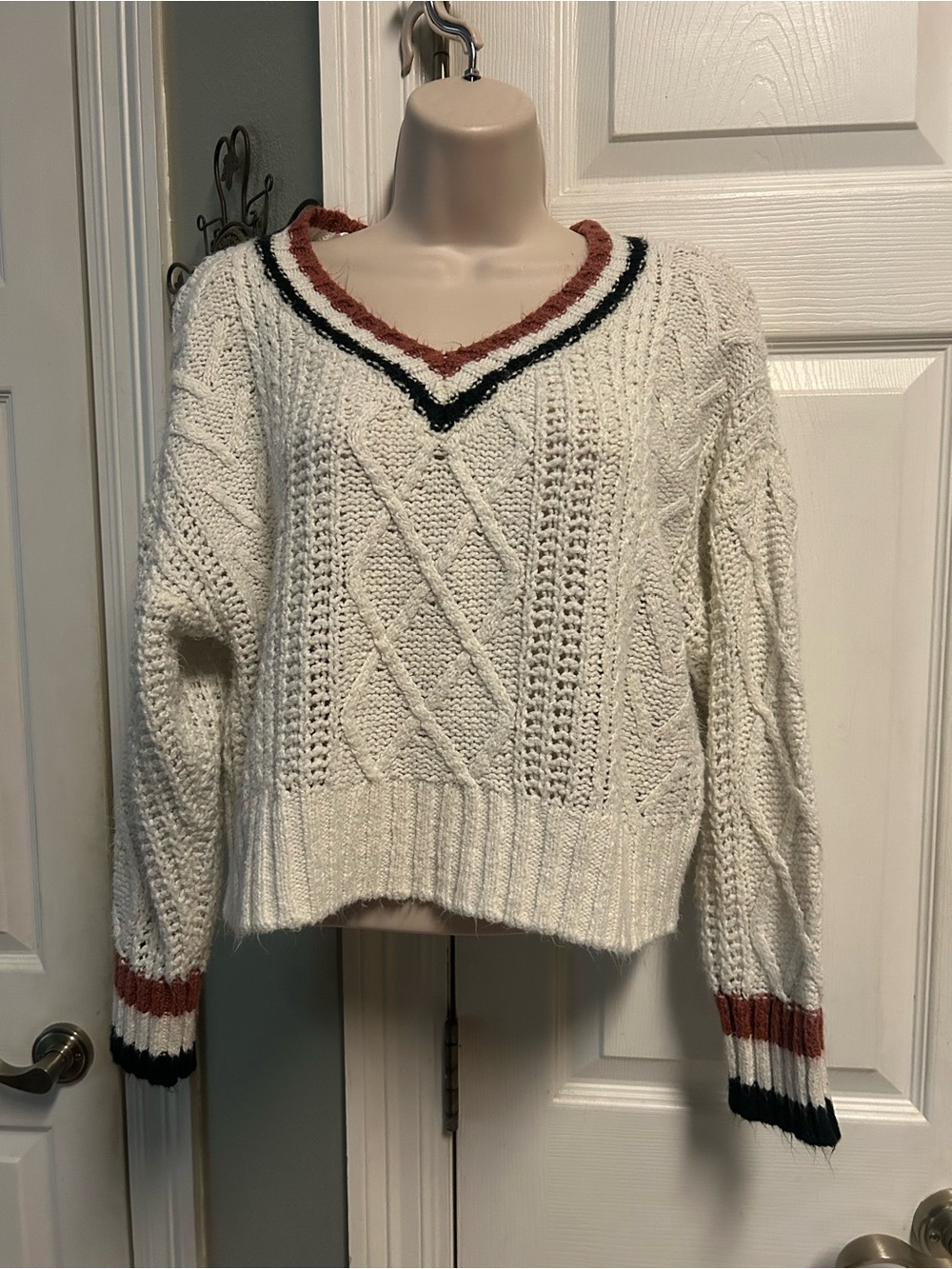 Forever 21 Women's Cream Cable Knit V-Neck Sweater Oversized Academia Collegiate